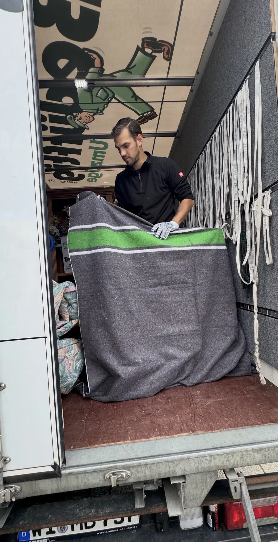 Möbel sicher für Transport und Lagerung verpackt